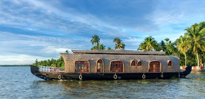 Private Houseboat Stay