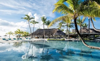 Maldives vs Mauritius: Which Is the Best Honeymoon Destination? 